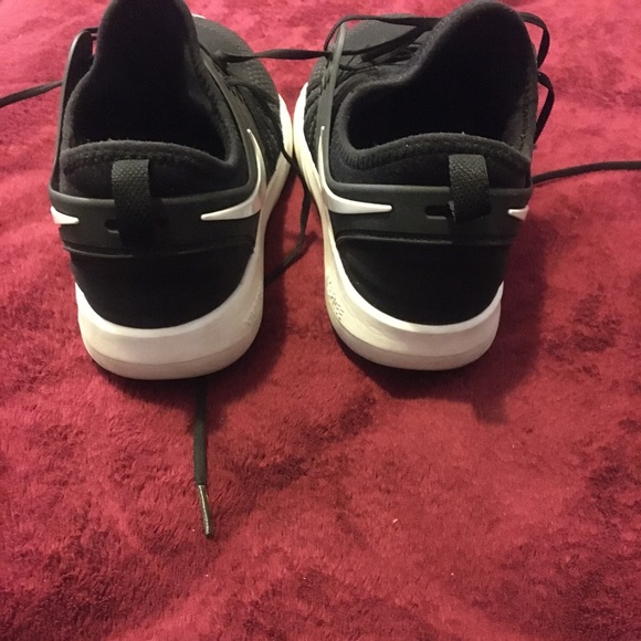 Nike training shoes - Picture 3 of 4